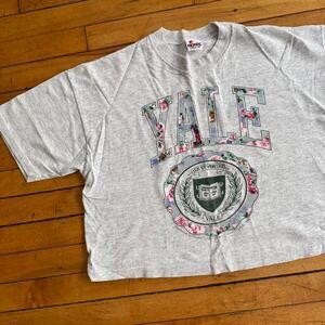 Vintage 1990s yale university signal sports gray floral simile stitch tee